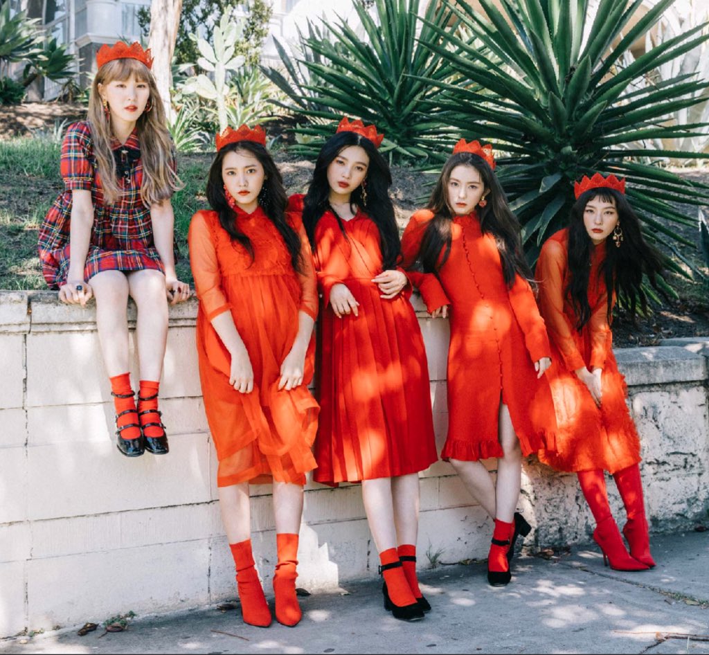 sonwennie's tweet photo. #ThePerfectVelvet group photos. https://t.co/QSpwvQJXJ4