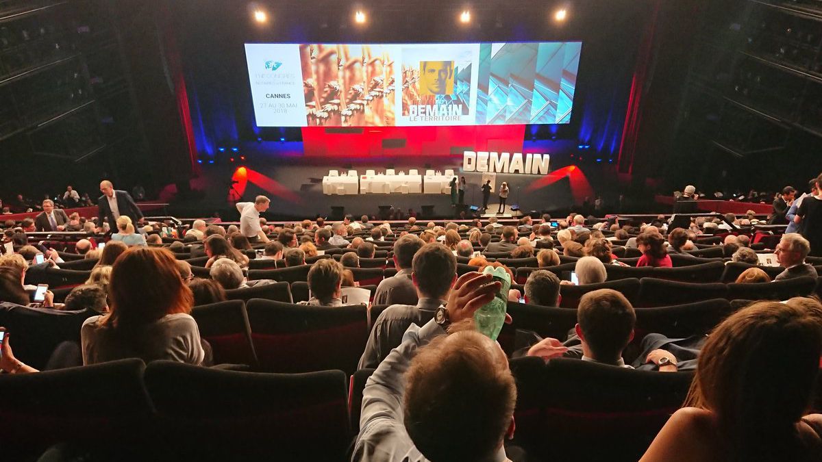 FCongresEvents's tweet photo. 2 500 notaires en congrès à @CannesPalais
#territoires #reflexion #repartition
https://t.co/qZfKJ5vB1p https://t.co/lFSHhkobmt