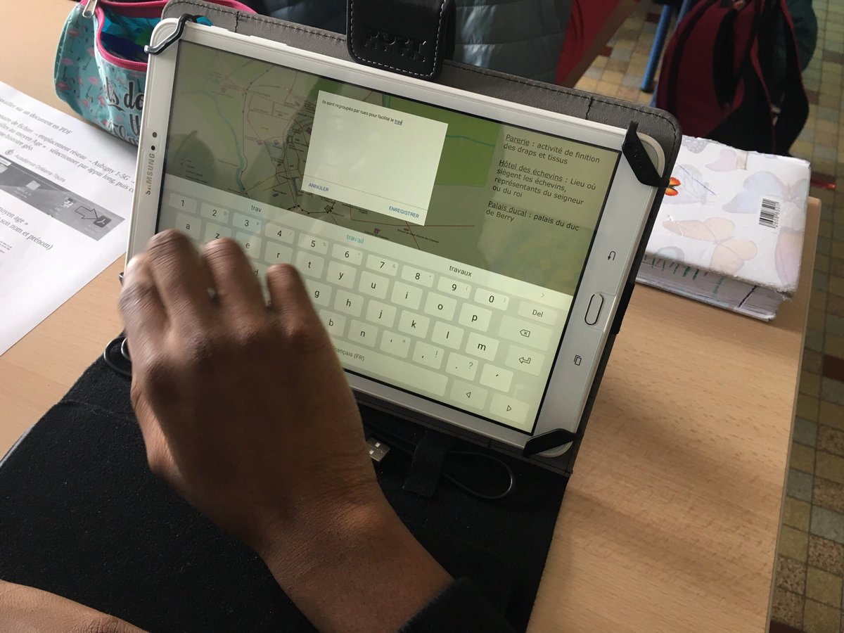 facynall's tweet photo. Dans l’@ac_orleanstours | Visite du Dan @PCauty au Collège numérique d’Aubigny-sur-Nère dans le Cher #PlanNumerique @cg_18 https://t.co/OCze2AoQln