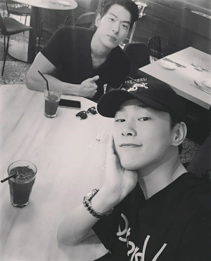SpainHyunbin's tweet photo. [📷] Actualización de Hyunbin en instagram junto con *austinkangg*. 

▶️  https://t.co/YMlS5cfSYJ

#JBJ #Hyunbin https://t.co/UHoTFJ4yKm