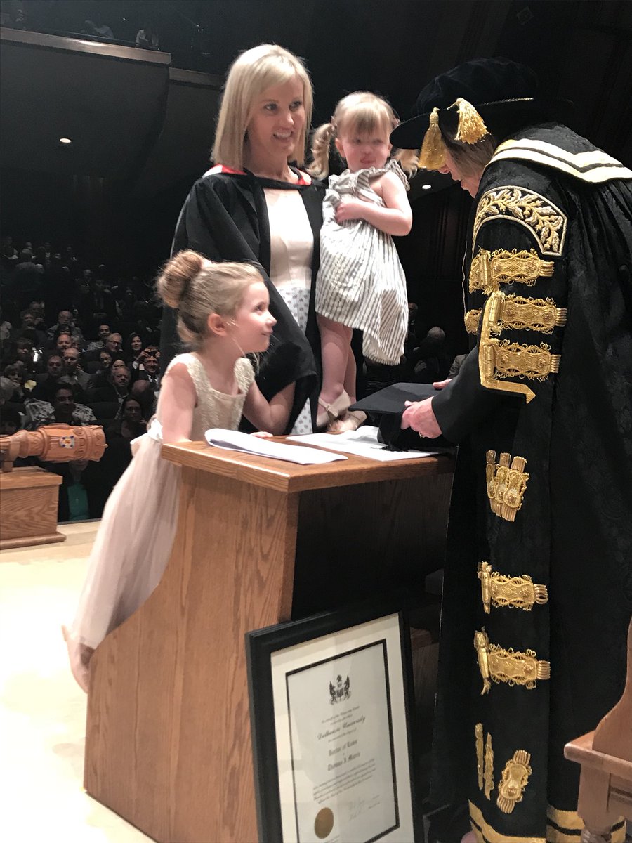 andrewe_warren's tweet photo. A family affair @DalMedSchool #DalGrad2018. Congratulations! https://t.co/vxg4CgH9qH