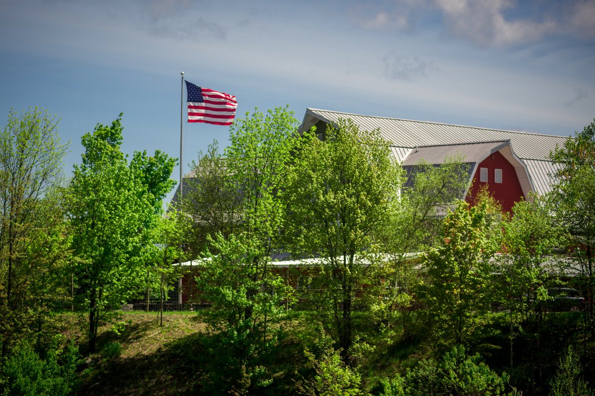 TCFDiscovery's tweet image. Today and every day, we remember the sacrifices of the men and women who gave their lives so nobly in service of our country. #MemorialDay #MemorialDay2018