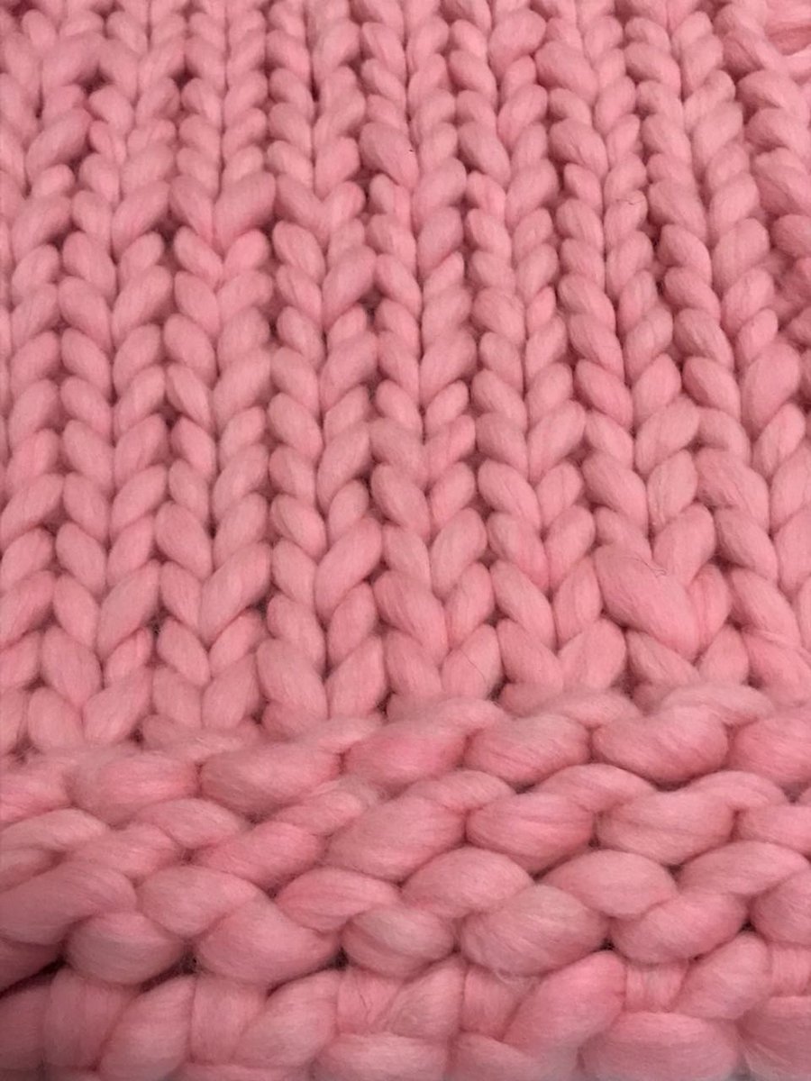karinadlv's tweet image. Buen día gente. Estoy sin trabajo y comencé a tejer mantas con lana XXL. Pie de cama, manta de todas las medidas y también para cunas. Preguntas por precio, medidas y colores x DM. Pueden ayudarme con un RT?? Gracias!!!!