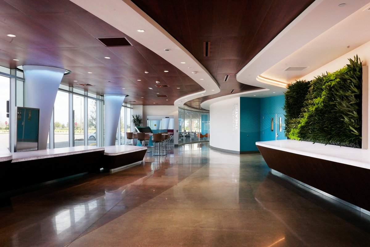 BuildScapes's tweet photo. #Sustainability is sexy. Check out @_Guidewell's new space featuring @DIRTT #Breathewall & #integrated technology. ๐ฟ
//
#MotivationMonday #LetsBuildBetter #DIRTTPartner #GoGreen https://t.co/8WWz89WXtm