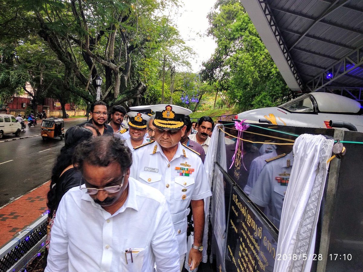 DefencePROTvm's tweet photo. Hon.Minister AK Balan handed over the renovated static display of @indiannavy fighter aircraft #Sea_Hawk to Jawahar Balbhavan, Tvm,in presence of Rear Admiral Nadkarni,Chief of Staff,#SNC
The aircraft was used for bombing Chittagong during 3rd Indo-Pak war in 1971 https://t.co/qwDKHnOmWH