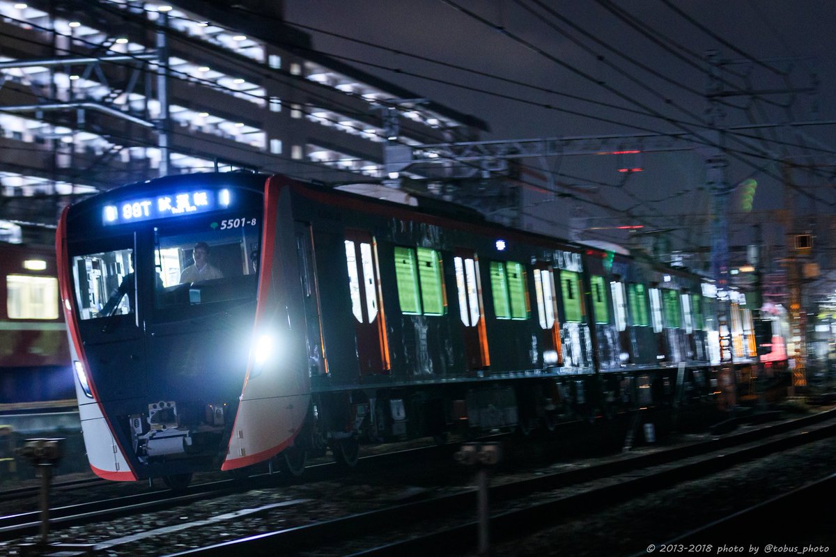 Twitter இல 都バス 都営浅草線の新型5500形の京急線試運転 デザインも良くカッコ良さがある デビューしたら 浅草線の車両のイメージが変わりそうだ