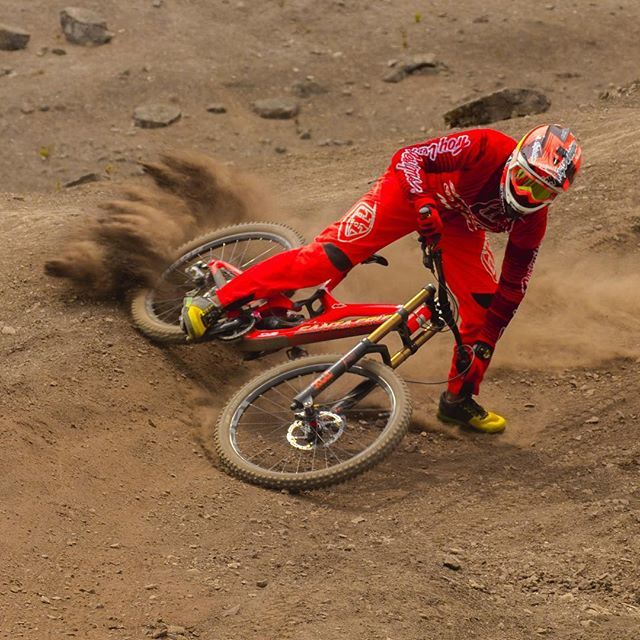 sebasalfarop's tweet photo. Semana de competencia 🏁!
Demasiado feliz de volver a competir 😁, se viene el @ridesrl #OpenShimano en Cuenca, Ecuador.
Foto: @nicolasoa96 https://t.co/p1OeFMGH4W https://t.co/GhEZTcwV24