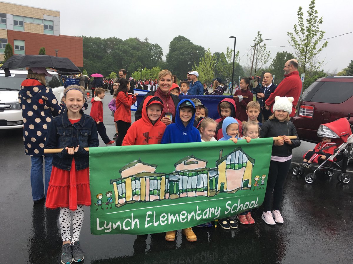 A little rain doesn’t stop us Lynchies!