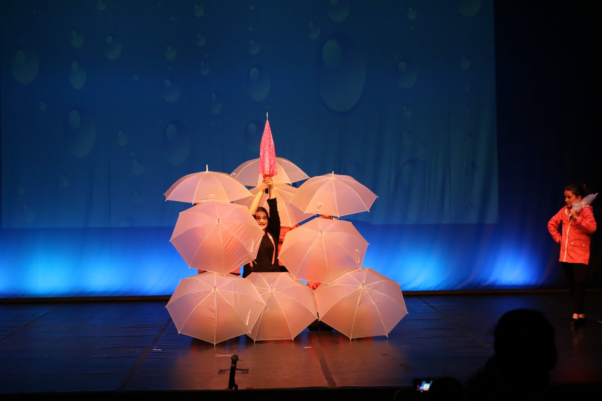 SPRING! Tap and ballet students bring us the season in dance.#schoolmadrid#golancers#balletandtap