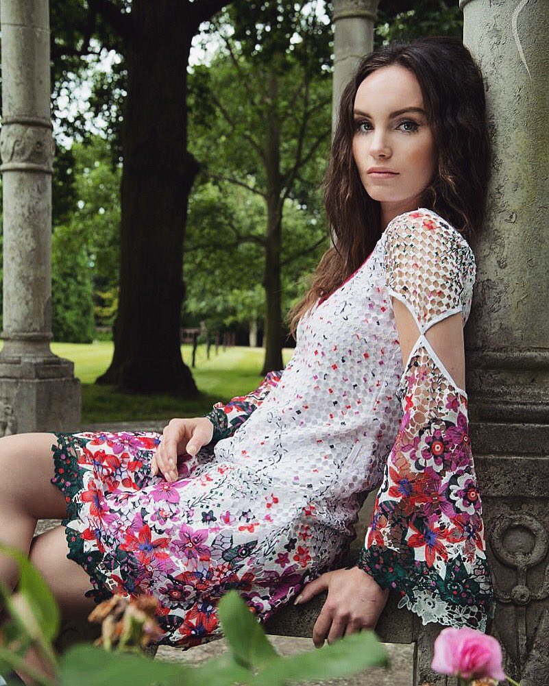 Is it better to live in the sun 
Or just go on holiday in the sun?
🌞

Dress By C-ATOMIC 
#MondayMotivation #Fashion #MakeupMonday
