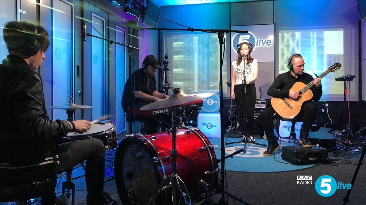 bbc5live's tweet photo. 🎶🎵 I'm not askin' for a miracle 🎶🎵

@laurenevemay, @Iain_A_Cook &amp; @doksan of @CHVRCHES performing live in the studio.

🗣️🎼: https://t.co/nscPFw1MpR https://t.co/eX5fHDSWXQ