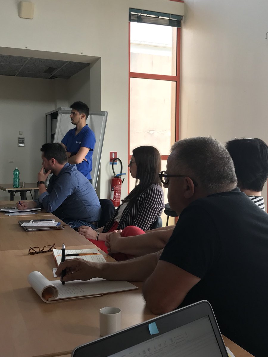 #AteliersNumeriques @GoogleFR à Derval et Châteaubriant avec la Comcom de Châteaubriant Derval. Des ateliers pour les TPE pour tout savoir sur le numérique pour les pros !