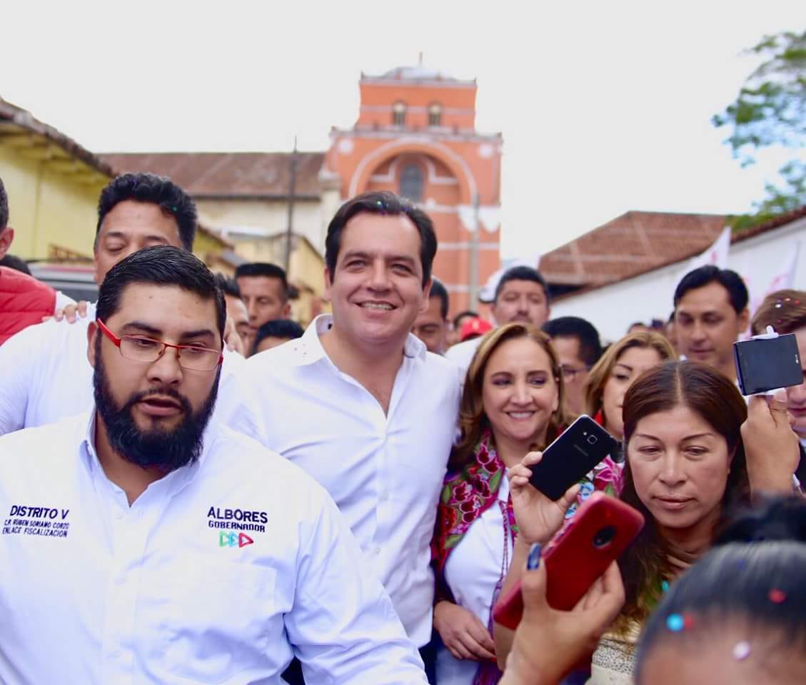 sancristobalrag's tweet photo. Caminamos por el andador del Carmen para visitar a la militancia PRIÍSTA y trabajar juntos. Por que #ChiapasMereceMás @ralbores   @ruizmassieu https://t.co/F7ljXWgtaj