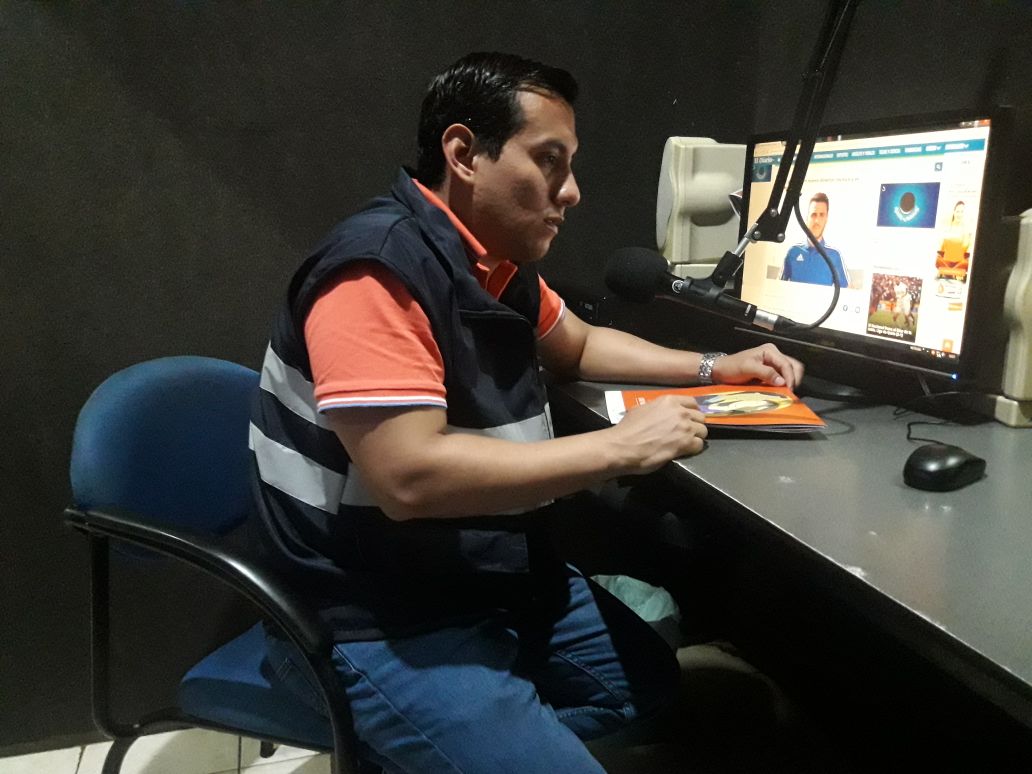 DPManabiSalud's tweet photo. #ElCarmen | Geovany Franco nutricionista del Hospital Básico El Carmen, en entrevista radial brinda información sobre la "alimentación adecuada durante el embarazo". https://t.co/CjWCGFOOx0