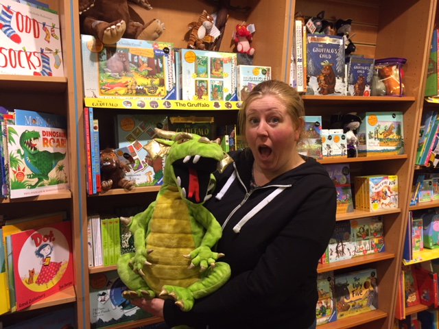 watergloucester's tweet photo. #Storytime #Tuesday 11am with fabulous @madhatpaints woohoo!!!! https://t.co/B8ry6oq3E2