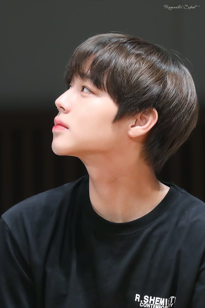 mylovewink529's tweet photo. 사랑하는 나의 지훈아❤ 생일을 축하해!!
너의 빛나는 스무살을 응원해 🙆 #HappyJihoonDay #박지훈_생일축하해 https://t.co/mx98KfTZqr