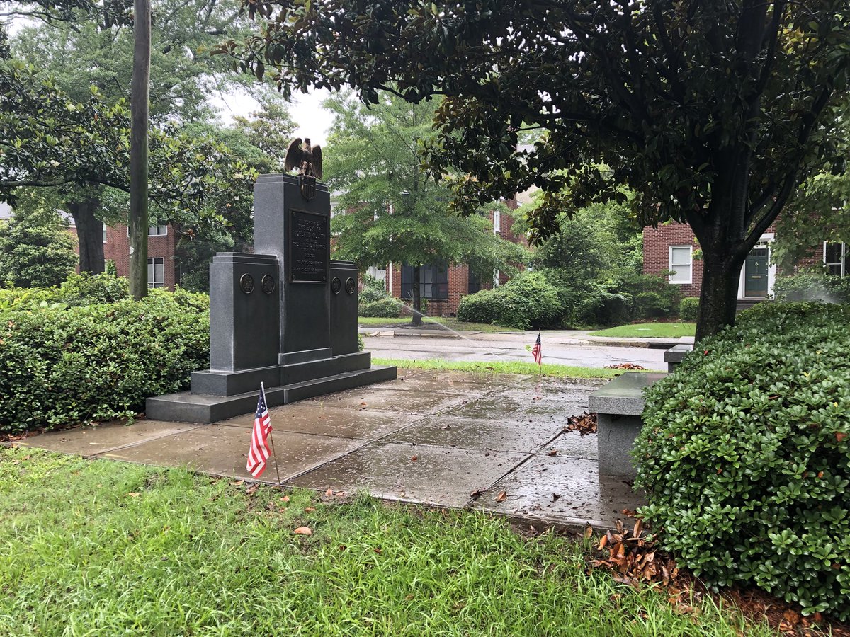 CABar's tweet photo. Not even pouring rain, rogue sprinklers or fire ants can stop war memorial cleanup on our street! Dedicated to the โBoys of Richland Countyโ who made the ultimate sacrifice in World War II. #NSDAR #MyDAR #JuniorDAR ๐บ๐ธ(Pics of before & after) #MDW #GodBlessAmerica https://t.co/loc0zp1Yep