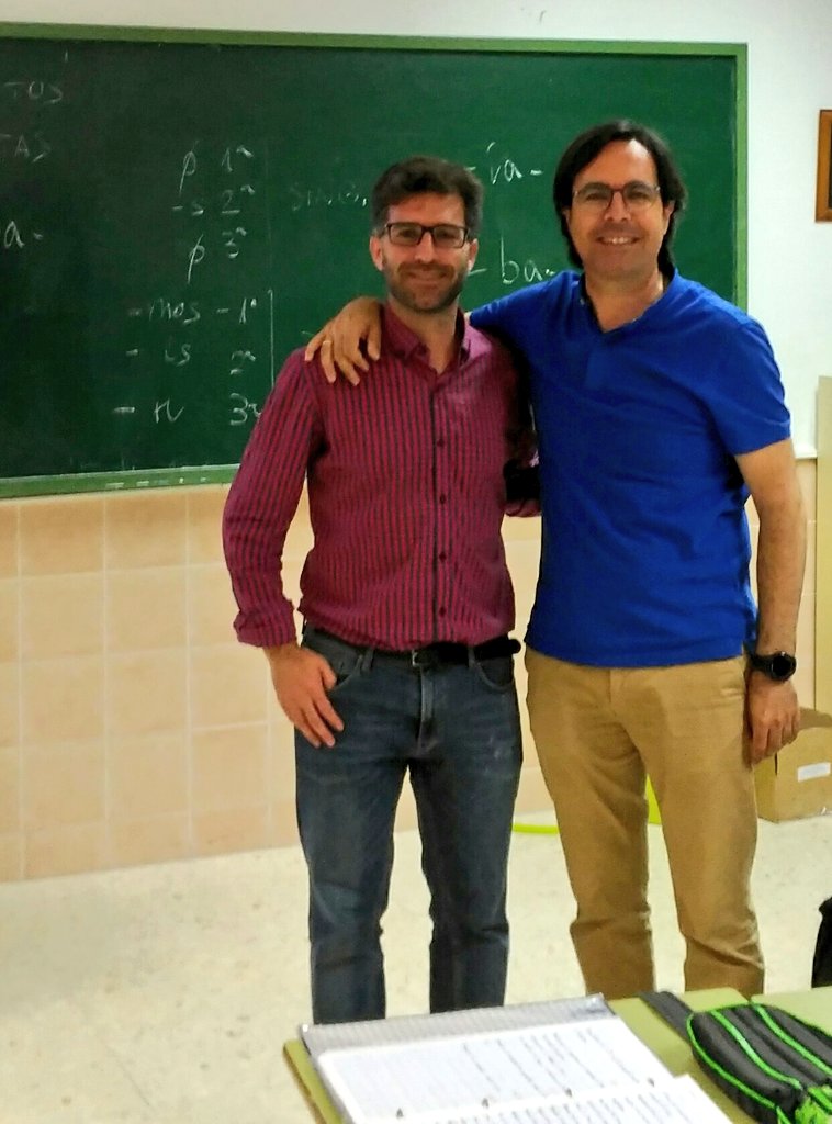 sergmata1's tweet photo. Un placer compartir práctica docente con secuencia sobre el verbo #FlippedClassroom #retroalimentaciónformativa con @quizizz, resolución de cuatro retos y cierre de aula con @Javiergallardof 'La enseñanza se ha convertido en un trabajo imprescindiblemente colectivo' @fimbernon https://t.co/IqUoS2nPq5
