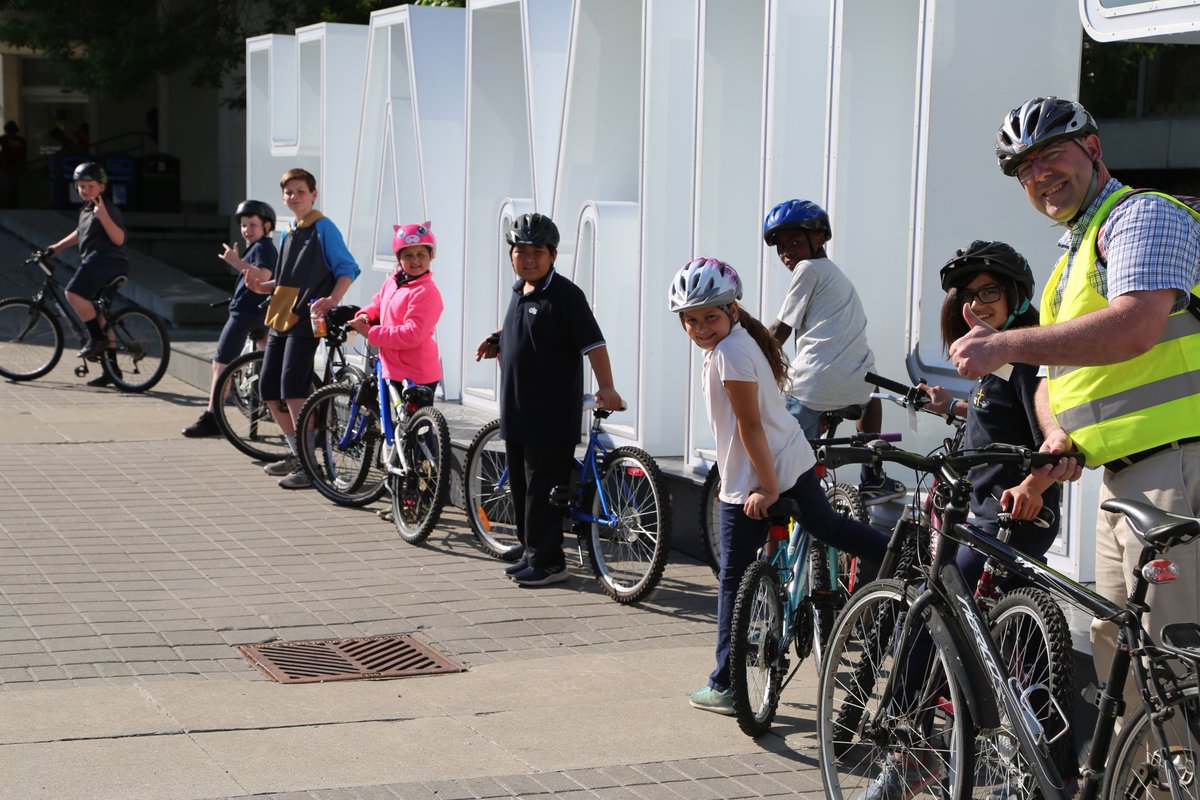 HWCDSB's tweet photo. Happy #BikeToWorkHam from HWCDSB students! Join us as we gear up for #BikeToSchoolWeek & #BikeMonth: https://t.co/bTyHF1RE3a https://t.co/tiQqoHl1zx