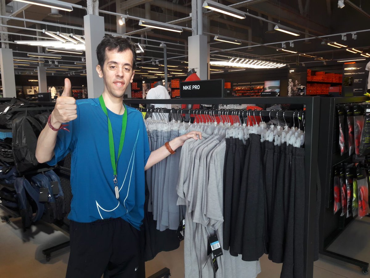 prodisterrassa's tweet photo. Exemples com els d'en Sergi i la @Nike de #Terrassa ens fa ser optimistes i ens anima a seguir treballant per la inclusió real de les persones amb discapacitat al mercat laboral ordinari.Un bon model per fer visible tot el potencial que tenim, molta sort Sergi! #JuntsSomCapaços https://t.co/taHeZZyaOv