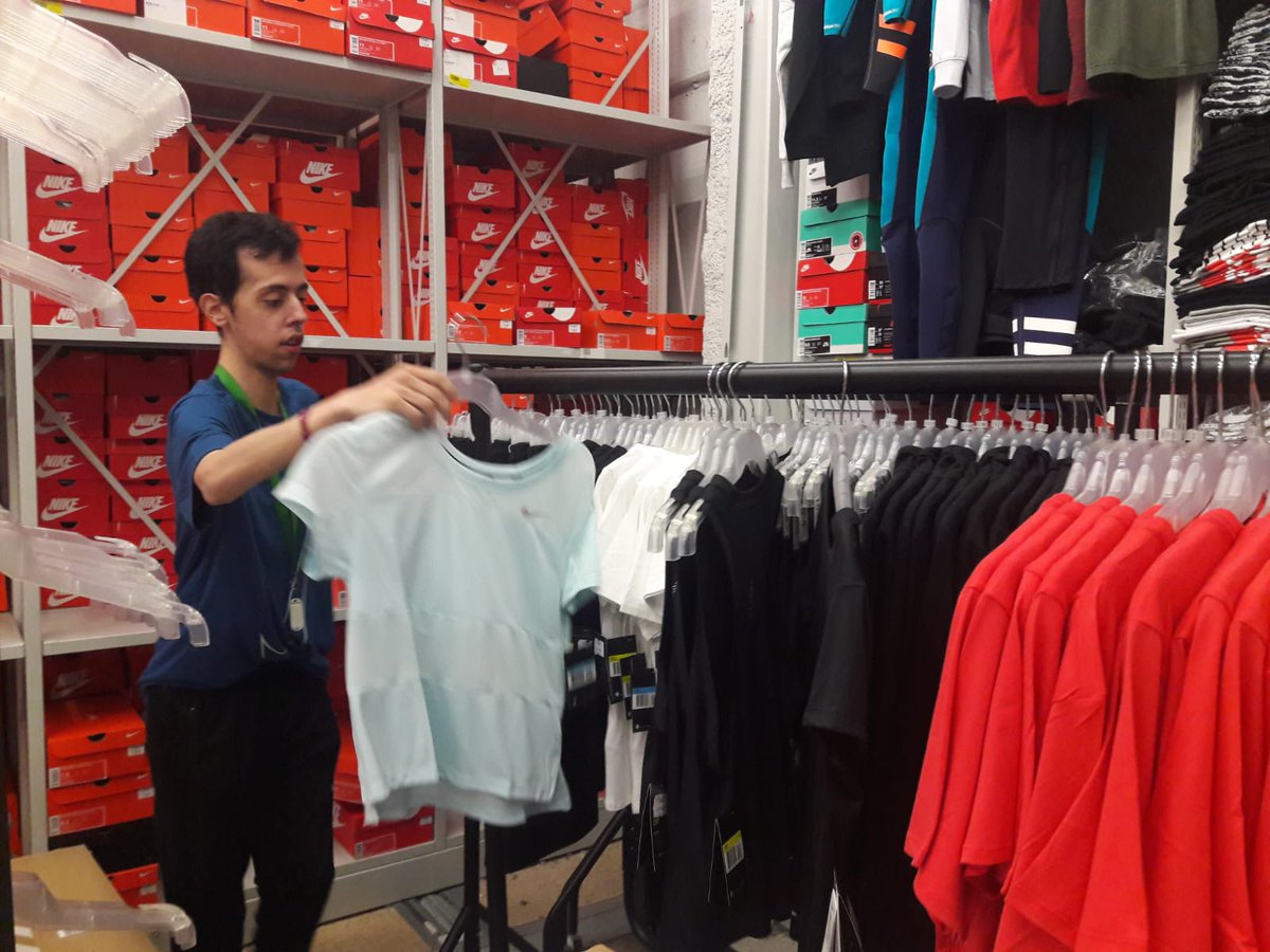prodisterrassa's tweet photo. Exemples com els d'en Sergi i la @Nike de #Terrassa ens fa ser optimistes i ens anima a seguir treballant per la inclusió real de les persones amb discapacitat al mercat laboral ordinari.Un bon model per fer visible tot el potencial que tenim, molta sort Sergi! #JuntsSomCapaços https://t.co/taHeZZyaOv