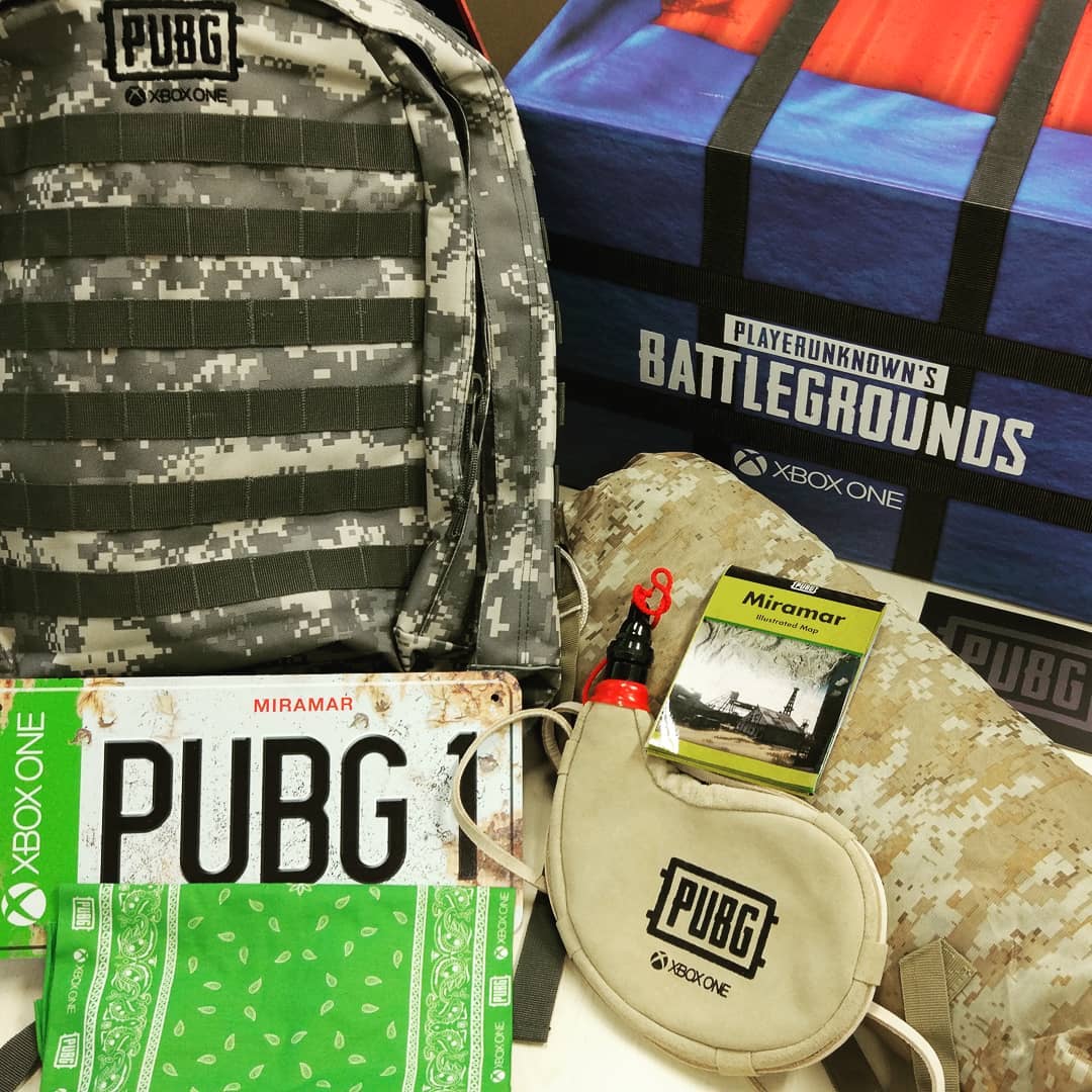 Xbox_Spain's tweet photo. ¡Síguenos y dale a RT 🔄 para poder ganar este súper EXCLUSIVO loot de #PUBG junto con el juego!

Epic unboxing: https://t.co/imwRt7vCCP

Nuevo mapa ya disponible en Xbox One😎
https://t.co/eK5oEG9zlH https://t.co/Z5UX24EavF