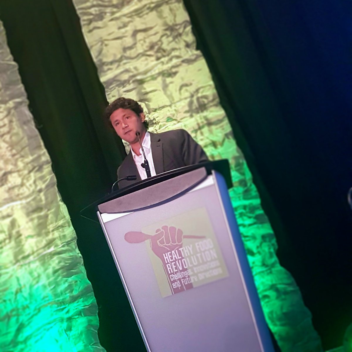 DougDukeVP's tweet photo. Dr. Ahmed El Sohemy @elsohemy @UofT presents on #genetictesting as the final speaker of the #CIFST18 Opening Plenary session @CIFST_ICSTA https://t.co/HGY0jCIotB