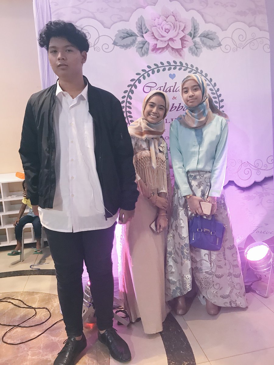 PrincessHanan's tweet photo. My sibling are my best friend 💋! Kuya 6’1 😱 https://t.co/L2HC5kQW2Q