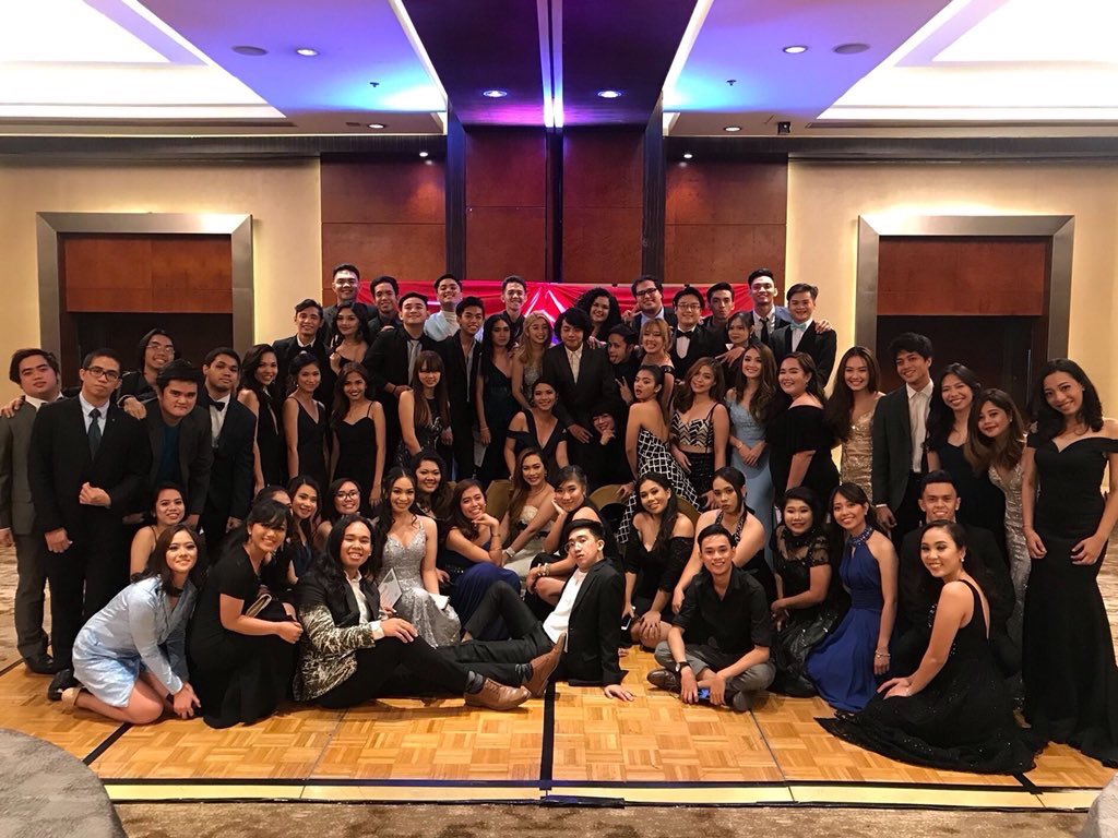 galeleo_o's tweet photo. I’m always bida bida, lol find me! #CommGrandBall2018 ✨ https://t.co/lAjCiNCyEz