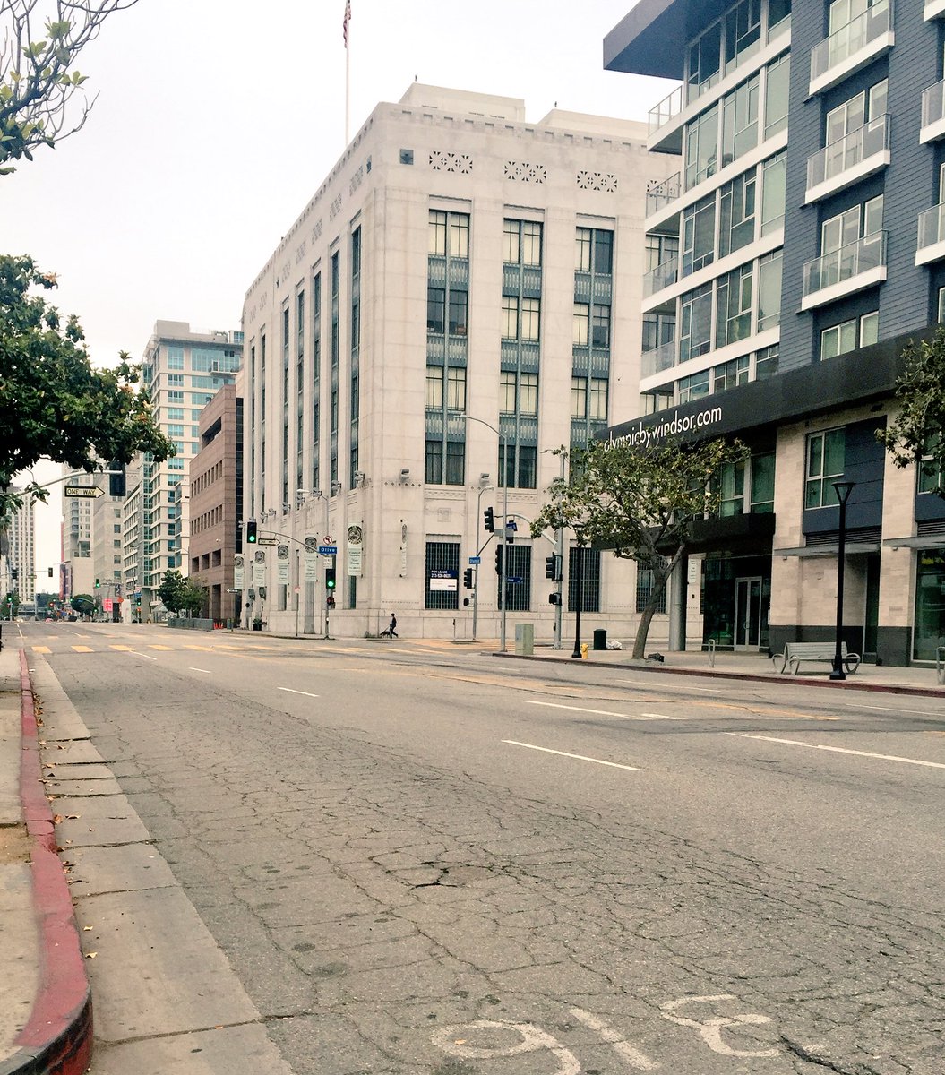 VogueObserver's tweet photo. Good morning DTLA! You’re so quiet this morning! #MemorialDay2018 #officesclose Not your usual Monday’s 🇱🇷 https://t.co/Or7FcrarGk