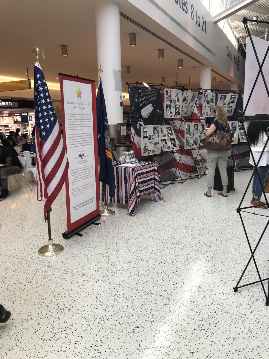 CarleenYbarra's tweet photo. Memorial Day...a day to honor those who have made the ultimate sacrifice; those who gave their life in exchange for our freedoms. On this day, honor them and say their names. #MemorialDay #MemorialDay2018 #vetsinblue @JetBlue @RemOurFallen https://t.co/MvN5GJZjxn