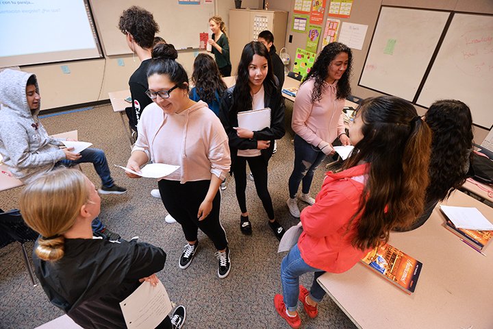 VancouverSD's tweet image. “When I grow up, I’m more employable. I can get a better job since I know two languages,” says Christopher Rivera Garcia, a student in the Spanish Language Pathway at @FVHS_CIS. ow.ly/CjlW30k3tSv @JodyVidelco @CAOVPS @VPSLangPrograms @SuptVPS #VPSAmazing