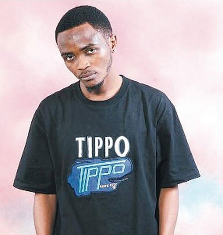 Radio7Tz's tweet photo. Leo mei 28 aliayekuwa mkali wa freestyle bongo Albert Mangwea amefikisha mika mitano toka alivyofariki.
Wimbo gani wa mangwea unaukumbuka hadi leo.
Comment rip ngwea kumuombea aendelee kupumzika kwa amani.
#radio7 #ripmangwea https://t.co/yS2ga5lA1n
