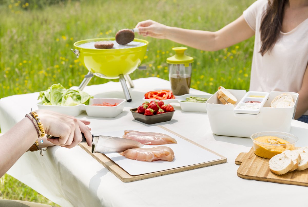 Sun's out, barbecues out! We're enjoying the lovely weather today 🍽️☀️