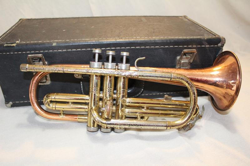 atticesoterica's tweet photo. Vintage 1960's Conn Director Coprion Bell Cornet with Case Copper Bell https://t.co/AlwtrJDyOw #Vintage #AtticEsoterica #Etsy #CopperBell https://t.co/abYB9G3HsN