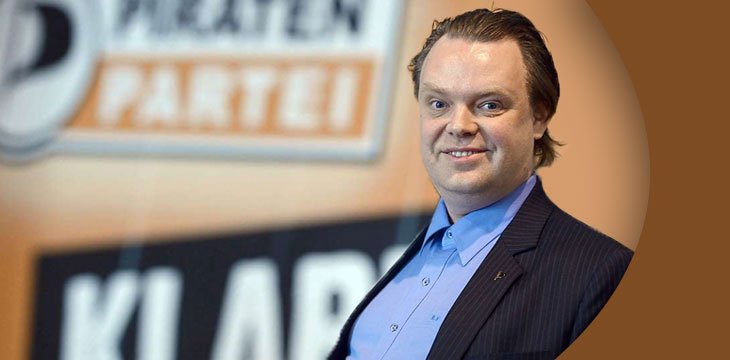 RealCoinGeek's tweet photo. The IT entrepreneur turned politician is tackling the root of the disagreements between Bitcoin Cash and BTC coin supporters in his videos series. https://t.co/w6F9EStvMR #Falkvinge #BCH #BTC #BitcoinCash https://t.co/YmNswc4TVt