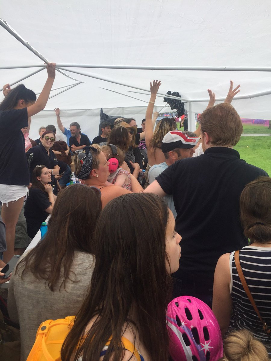 Thanks for the emergency accommodation <a href="/coastwayvets/">Coastway Vets</a> much appreciated! #bestinshow #hovecarnival #BankHolidayMonday