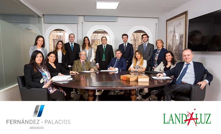 FerPalAbogados's tweet photo. Fernández-Palacios firma convenio de colaboración con @LANDALUZ_Asoc https://t.co/vphN4ywu9o #Marca #Derecho #acuerdo #Andalucía https://t.co/UkaTn8zqJc