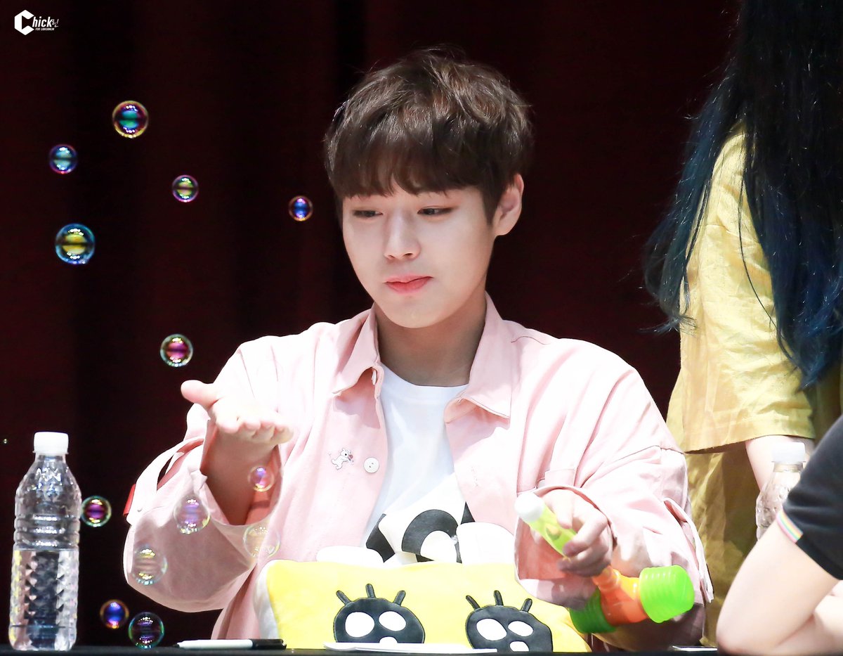ChickLin0923's tweet photo. 지훈아 너의 스무번째 생일을 축하해!
세상 그 누구보다 행복하고 찬란한 생일을 보내길 바라! 많은 워너블이 항상 너를 응원하고 사랑한다는걸 잊지 말아줘! 태어나줘서 고마워❤

#HappyJihoonDay
#박지훈_생일축하해 https://t.co/zKkRnQA0zf