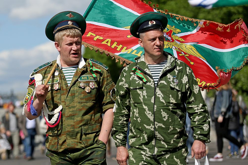 ним фото с днем погранца любит афишировать