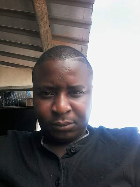 Sosha_Hustler's tweet photo. This guy stabbed this lady for rejecting him to go with him at club. RT to get this guy in jail. case has been opened from @SAPoliceService. Case registered on 2018-05-28 at RIETGAT ref nr CAS 526/5/2018. In Mabopane. @iamdjman help https://t.co/6SMsf57CF9