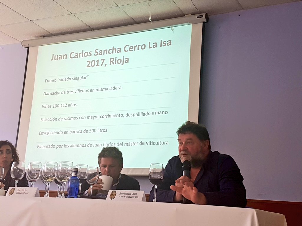 Sanchawine's tweet photo. Algunas imágenes de la jornada de Las Garnachas del Najerilla en @BanosDeRioTobia y de la cata dirigida con gran maestría por Amaya Cervera @spanish_wl @garnachasnaj https://t.co/N65HX7JX1c