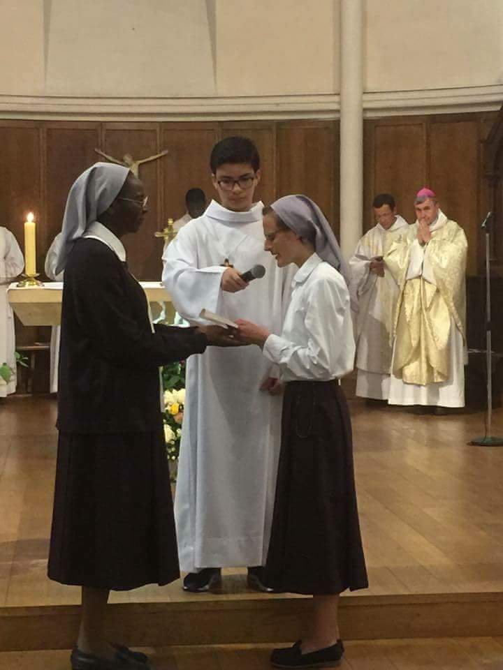 AssumptionRA's tweet photo. In #thanksgiving & #joy for the "yes" of Sr Amelie of the Incarnation who made #finalvows as an #AssumptionSister in Paris on Saturday. https://t.co/jZXx8736cT