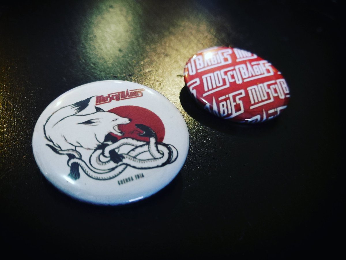 MoscuBabies's tweet photo. Nuevas chapas, edición limitada Guerra Fría ❤️✊. Gracias @Creatuschapas 😘 https://t.co/GtWgmzGf3V