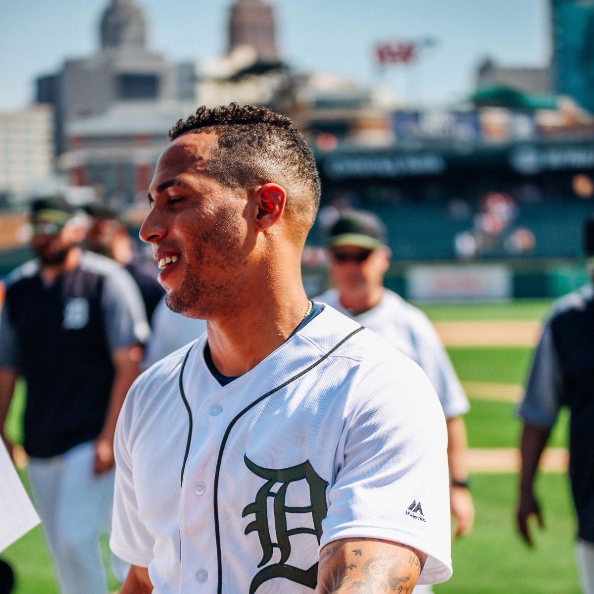 tigers's tweet photo. High fives, handshakes and a #TigersWin! 

#DetroitSummers https://t.co/6t9Ztyqf23