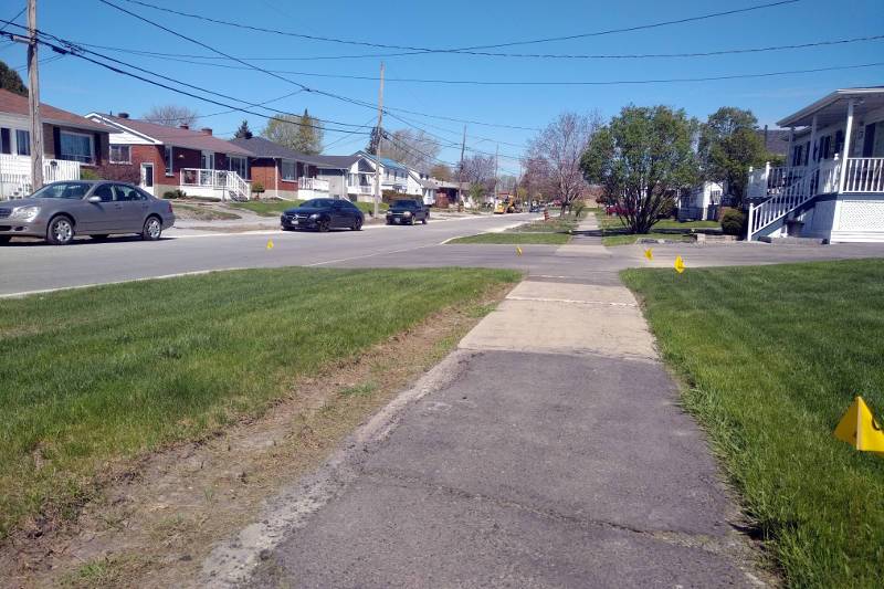 Miron Avenue sidewalk to go ahead, despite petition #cwlpoli #CornwallON #sidewalks cornwallnewswatch.com/2018/05/28/mir… https://t.co/9XaImgWgdm