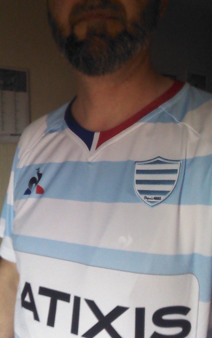 RacingRugbyFr's tweet photo. 🔵 Nouveau maillot reçu, jamais trop tard 😂 #RacingCollection 👍 https://t.co/HG58qevqdz