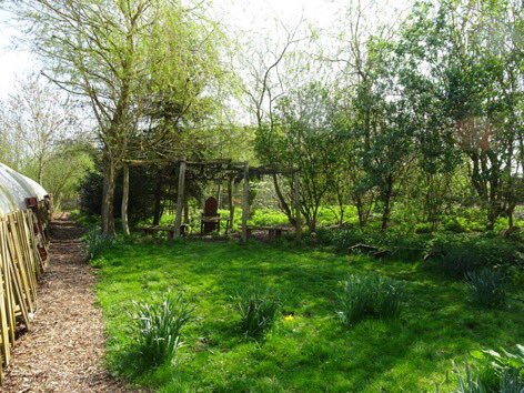 BoundaryWay's tweet photo. More wonderment at Boundary Way -experience the tranquillity of our #communitygarden &amp; #soundtherapy of Liz Pritchard @BDSoundTherapy at our next #GongsintheGarden relaxation session (now rescheduled)on the 28th June - book here https://t.co/UR19BWDQPx #artsandhealth #wellbeing https://t.co/l8gGdPCKqr