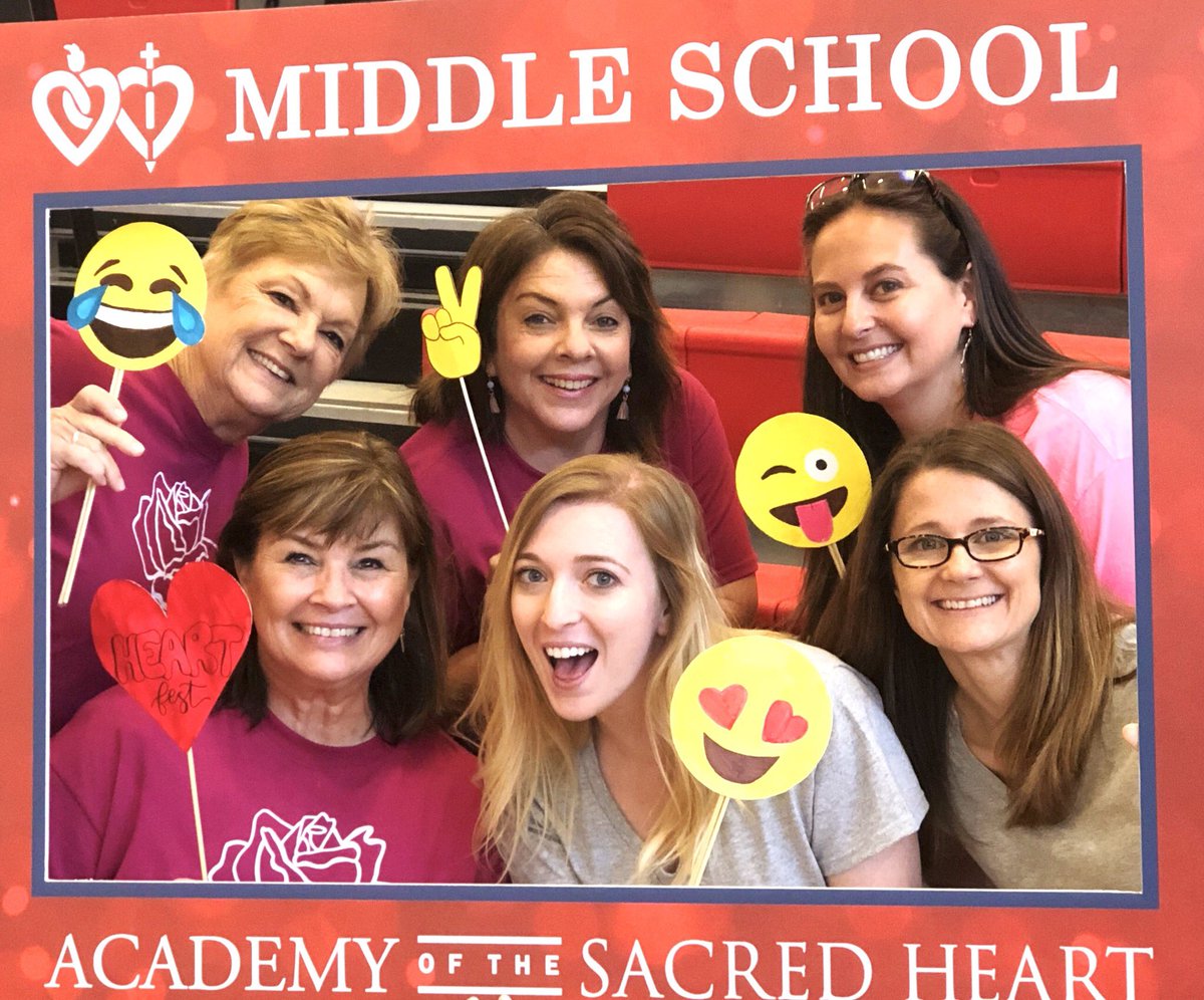 Nicole_Janz's tweet image. Don’t forget to join us at heART Fest today at 1:00 p.m. @ASHRosary #ashrosary #heARTFest2018
