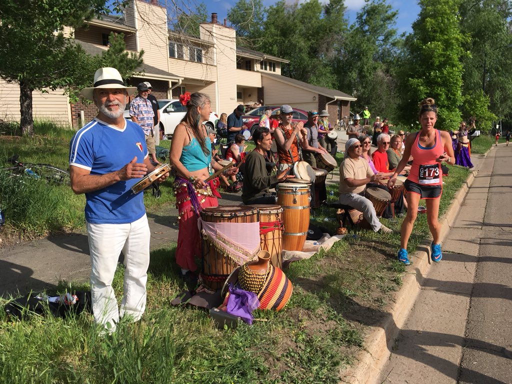 DoughertyKMGH's tweet photo. This. This is why the @BolderBoulder is so awesome. #BB40 #BecauseBoulder https://t.co/rDi3yS52AF
